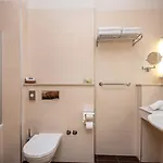 Plaza 4*