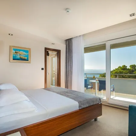 Hotell Plaza 4*