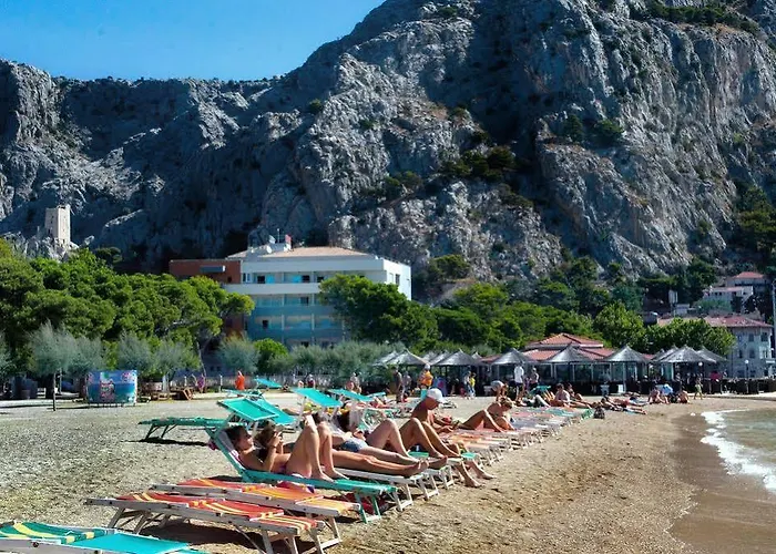 Ξενοδοχείο Plaza 4*