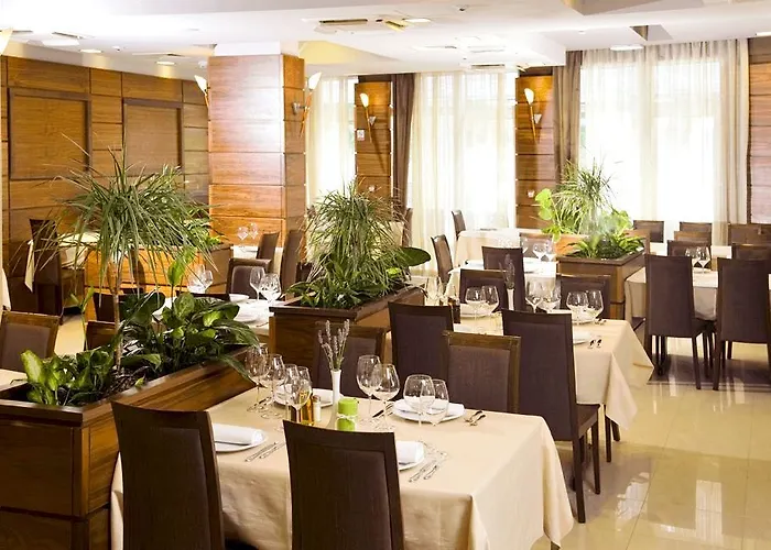Plaza 4*